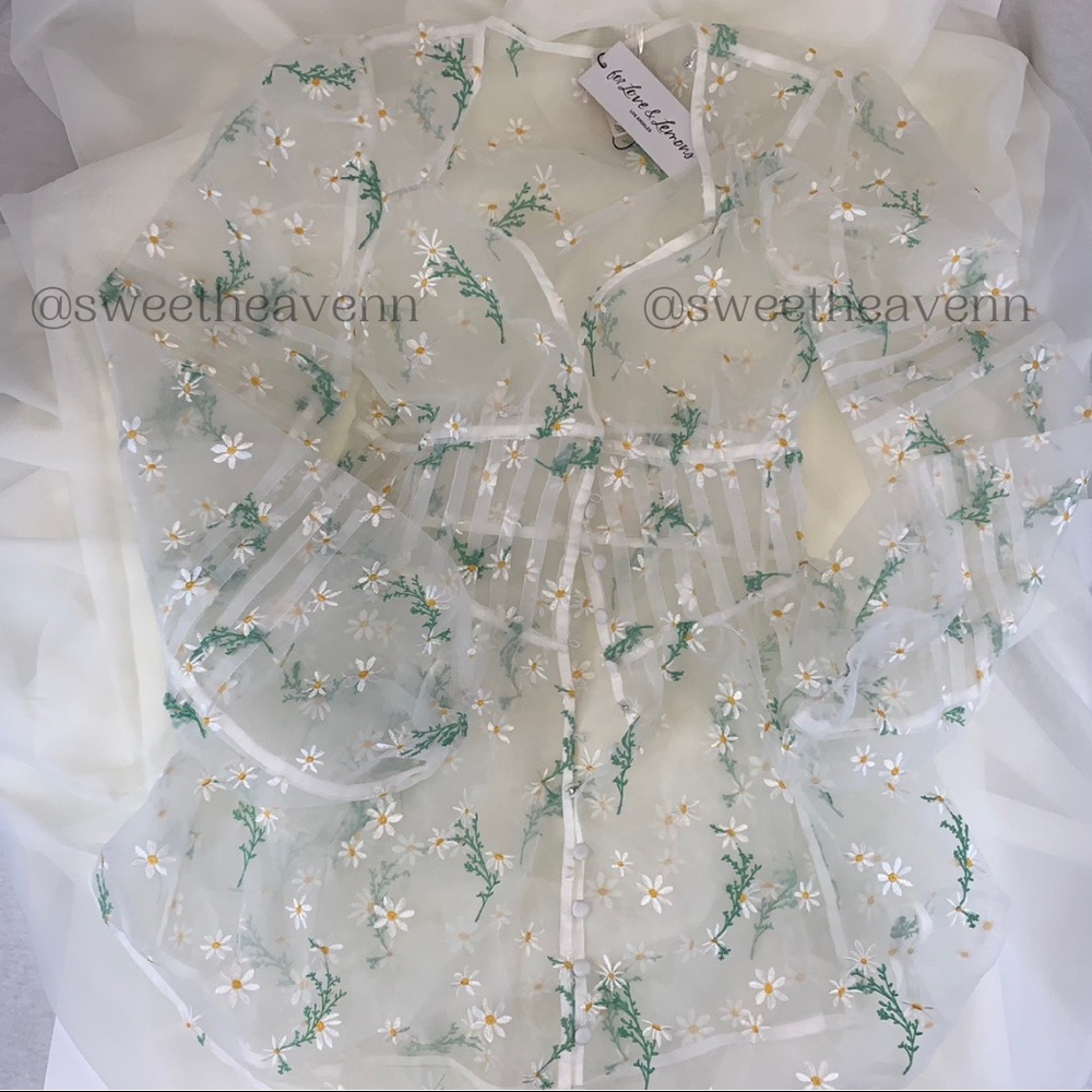 Lia Robe
For Love & Lemons - Picture 2 of 8